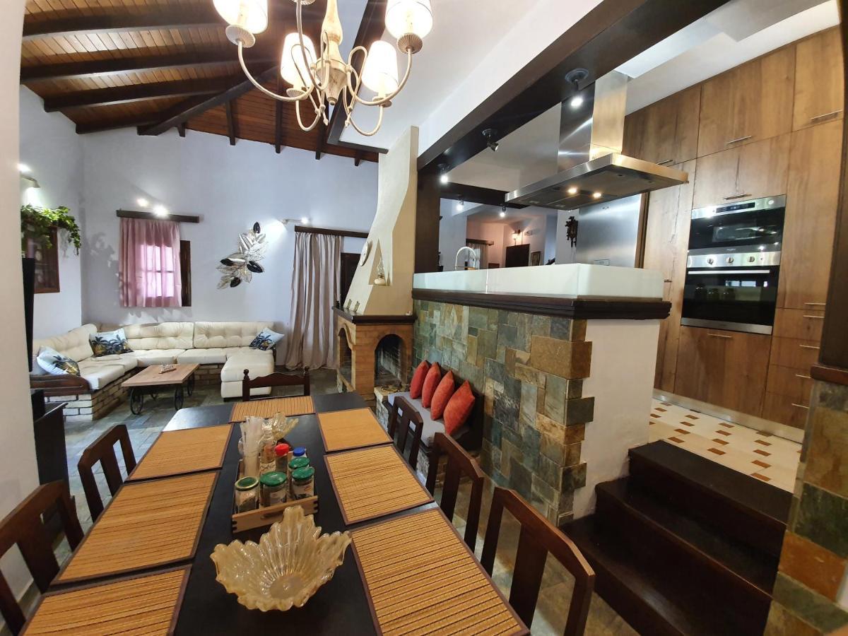 Villa Georgia Acharavi  Luaran gambar