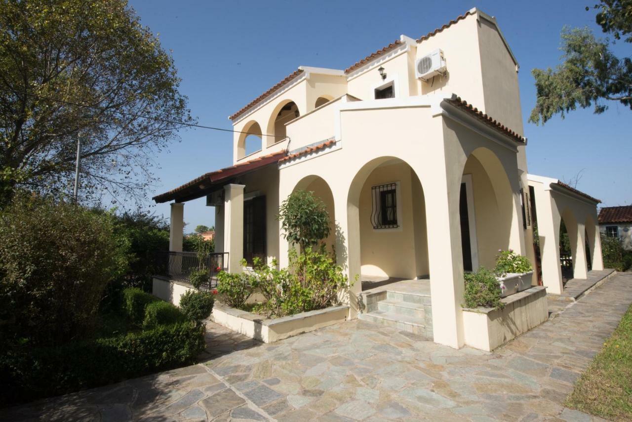 Villa Georgia Acharavi  Luaran gambar